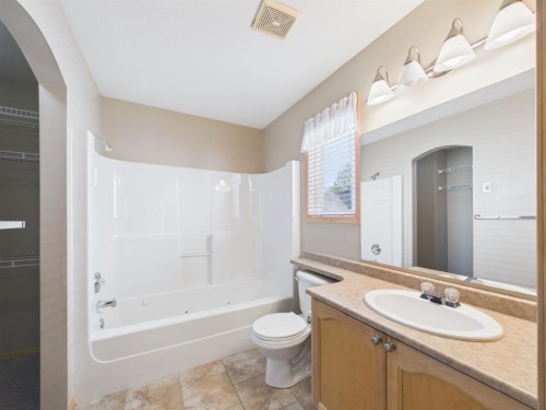 181 Panamount Hill Nw, Calgary, AB - Indoor Photo Showing Bathroom