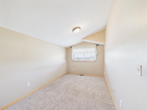 181 Panamount Hill Nw, Calgary, AB - Indoor Photo Showing Other Room