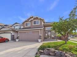 181 Panamount Hill NW Calgary, AB T3K 5P5