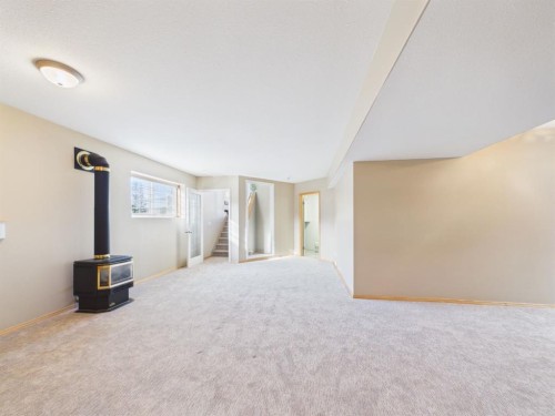181 Panamount Hill Nw, Calgary, AB - Indoor Photo Showing Other Room