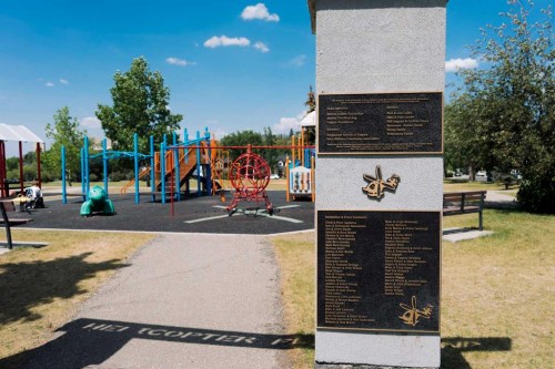 3307 7 Avenue Nw, Calgary, AB - Outdoor