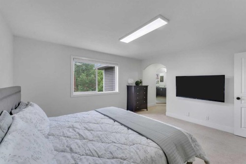109 Evanscove Heights, Calgary, AB - Indoor Photo Showing Bedroom