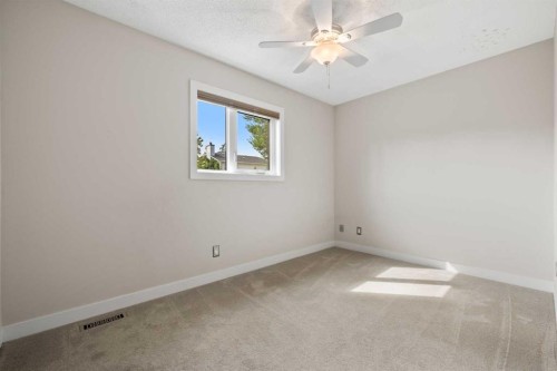 19 Macewan Meadow Crescent Nw, Calgary, AB - Indoor Photo Showing Other Room
