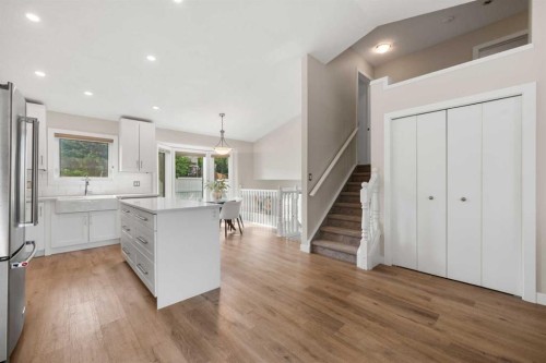 19 Macewan Meadow Crescent Nw, Calgary, AB - Indoor Photo Showing Kitchen