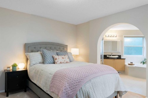 131 Valley Stream Close Nw, Calgary, AB - Indoor Photo Showing Bedroom