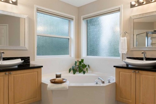 131 Valley Stream Close Nw, Calgary, AB - Indoor Photo Showing Bathroom