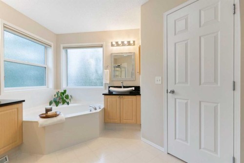 131 Valley Stream Close Nw, Calgary, AB - Indoor