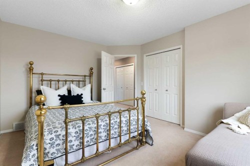 131 Valley Stream Close Nw, Calgary, AB - Indoor Photo Showing Bedroom