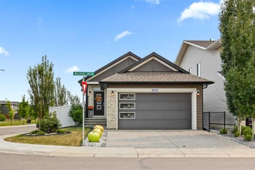 119 Walgrove Green Se, Calgary, AB - Outdoor With Facade