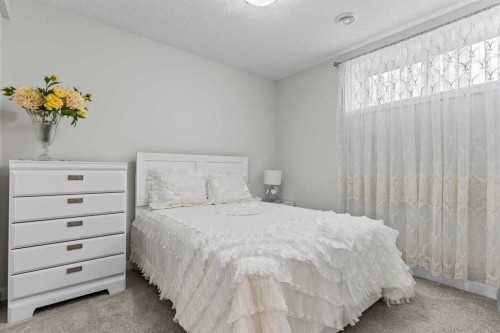 119 Walgrove Green Se, Calgary, AB - Indoor Photo Showing Bedroom