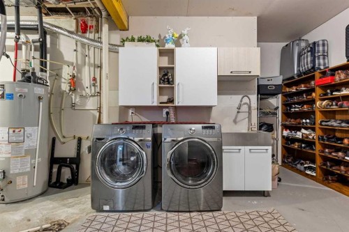119 Walgrove Green Se, Calgary, AB - Indoor Photo Showing Laundry Room