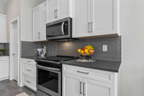 119 Walgrove Green Se, Calgary, AB - Indoor Photo Showing Kitchen