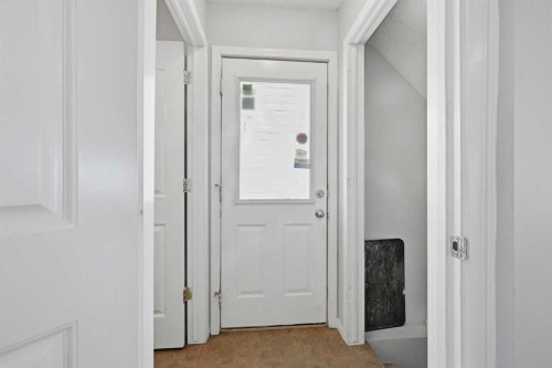 33 Saddlecrest Close Ne, Calgary, AB - Indoor Photo Showing Other Room