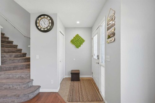 33 Saddlecrest Close Ne, Calgary, AB - Indoor Photo Showing Other Room