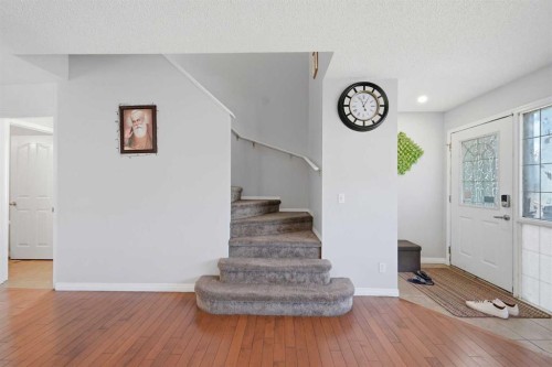 33 Saddlecrest Close Ne, Calgary, AB - Indoor Photo Showing Other Room
