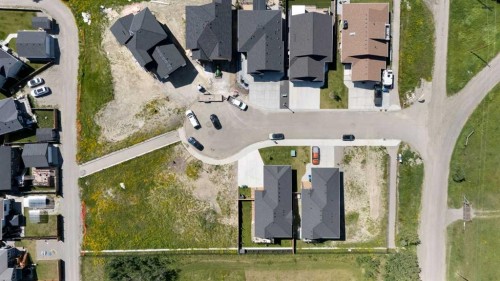 12 Country Meadows Cove, Diamond Valley, AB 