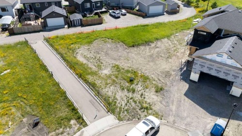 12 Country Meadows Cove, Diamond Valley, AB 