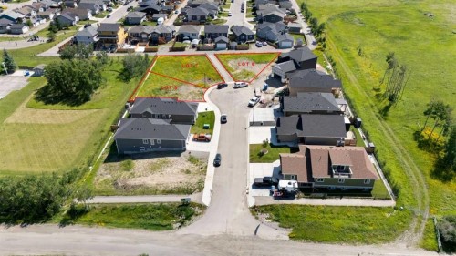 12 Country Meadows Cove, Diamond Valley, AB 