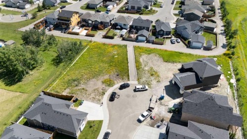 12 Country Meadows Cove, Diamond Valley, AB 