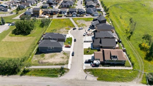12 Country Meadows Cove, Diamond Valley, AB 