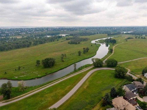 316 Queenston Heights Se, Calgary, AB - Outdoor With View