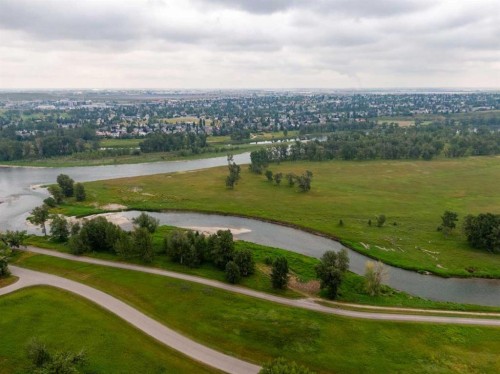 316 Queenston Heights Se, Calgary, AB - Outdoor With View