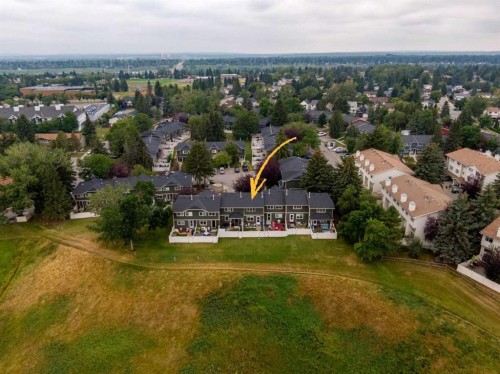 316 Queenston Heights Se, Calgary, AB - Outdoor With View