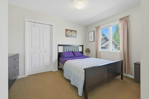 98 Elgin Meadows Circle Se, Calgary, AB - Indoor Photo Showing Bedroom