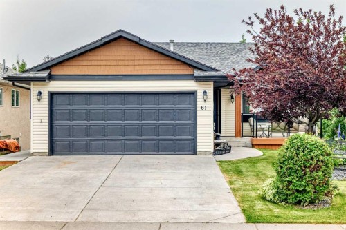 61 West Edge Road  Cochrane, AB T4C 1M7
