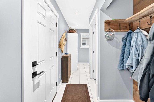 61 West Edge Road, Cochrane, AB - Indoor