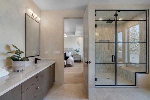 4112 17 Street Sw, Calgary, AB - Indoor Photo Showing Bathroom