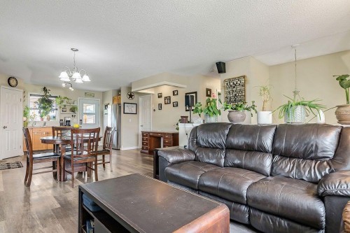 2004 4 Avenue Se, High River, AB - Indoor Photo Showing Living Room