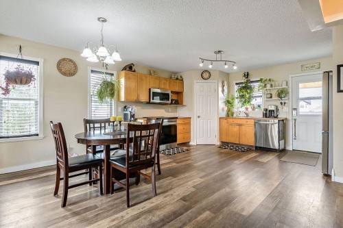 2004 4 Avenue Se, High River, AB - Indoor