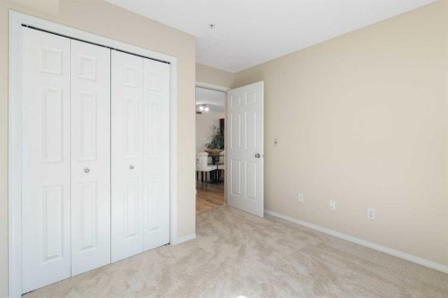 5209-69 Country Village Manor Ne, Calgary, AB - Indoor