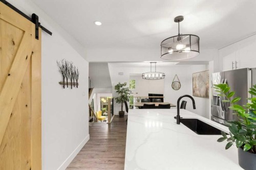 3909 Point Mckay Road Nw, Calgary, AB - Indoor