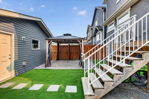 25 Masters Street Se, Calgary, AB - Outdoor