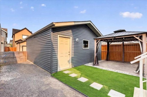 25 Masters Street Se, Calgary, AB - Outdoor