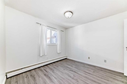 32-1703 11 Avenue Sw, Calgary, AB - Indoor Photo Showing Other Room