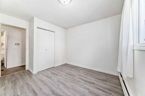 32-1703 11 Avenue Sw, Calgary, AB - Indoor Photo Showing Other Room