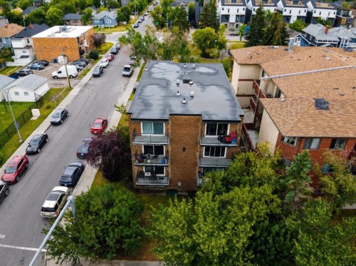 32-1703 11 Avenue Sw, Calgary, AB - Outdoor
