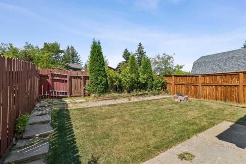 1491 Berkley Drive Nw, Calgary, AB - Outdoor