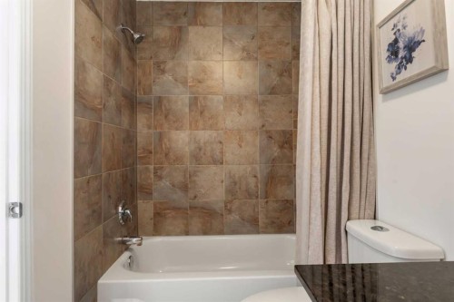 1707 23 Avenue Sw, Calgary, AB - Indoor Photo Showing Bathroom