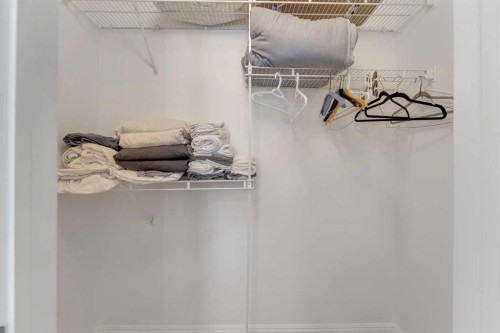 1707 23 Avenue Sw, Calgary, AB - Indoor With Storage