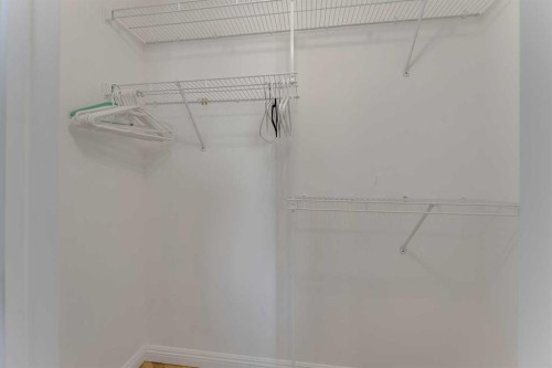 1707 23 Avenue Sw, Calgary, AB - Indoor With Storage