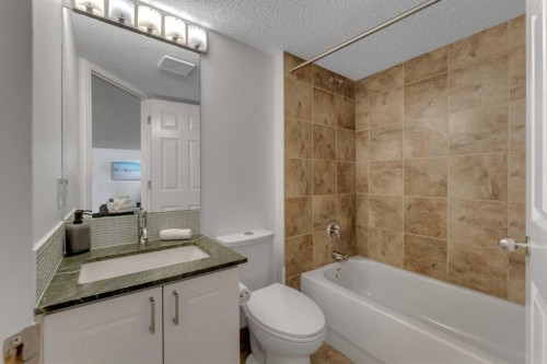 1707 23 Avenue Sw, Calgary, AB - Indoor Photo Showing Bathroom