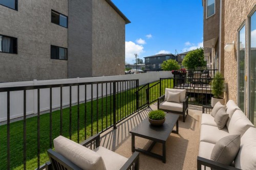 1707 23 Avenue Sw, Calgary, AB - Outdoor With Exterior