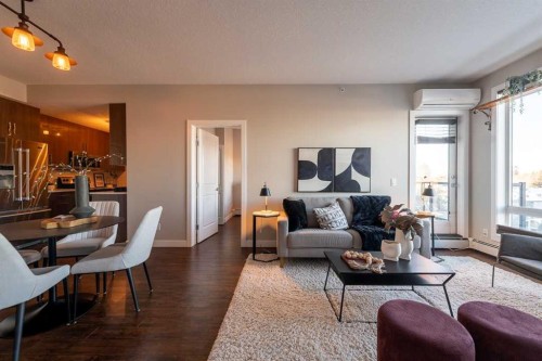403-607 17 Avenue Nw, Calgary, AB - Indoor Photo Showing Living Room