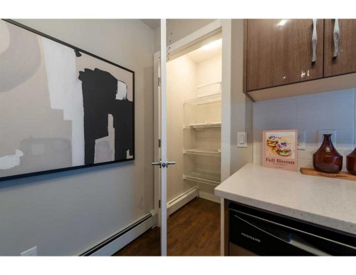 403-607 17 Avenue Nw, Calgary, AB - Indoor