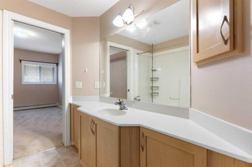 103-1606 4 Street Nw, Calgary, AB - Indoor Photo Showing Bathroom