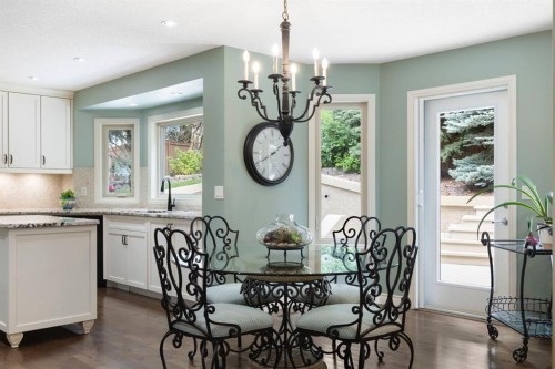 311 Woodhaven Bay Sw, Calgary, AB - Indoor Photo Showing Dining Room